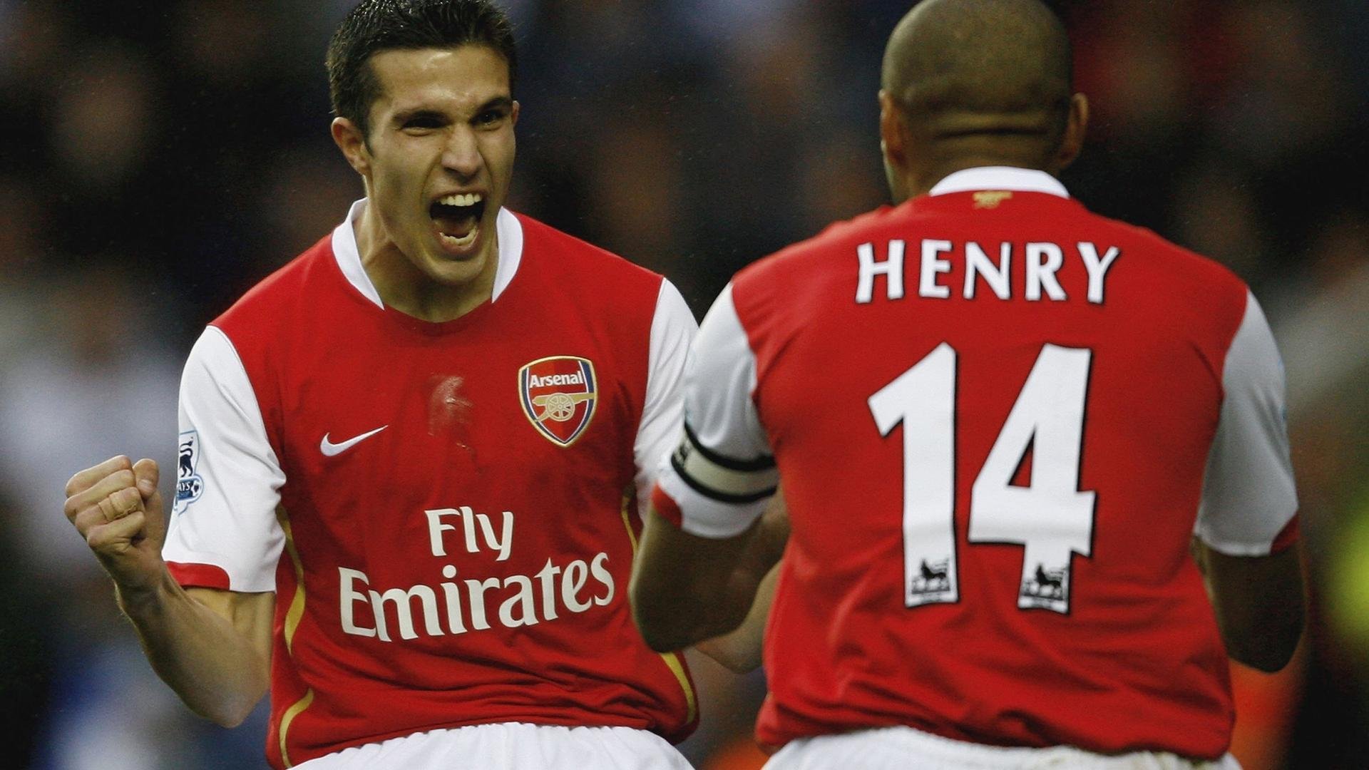 狼队客场大胜南安普顿,重返争四行列,狼队与南安普敦足球比分预测